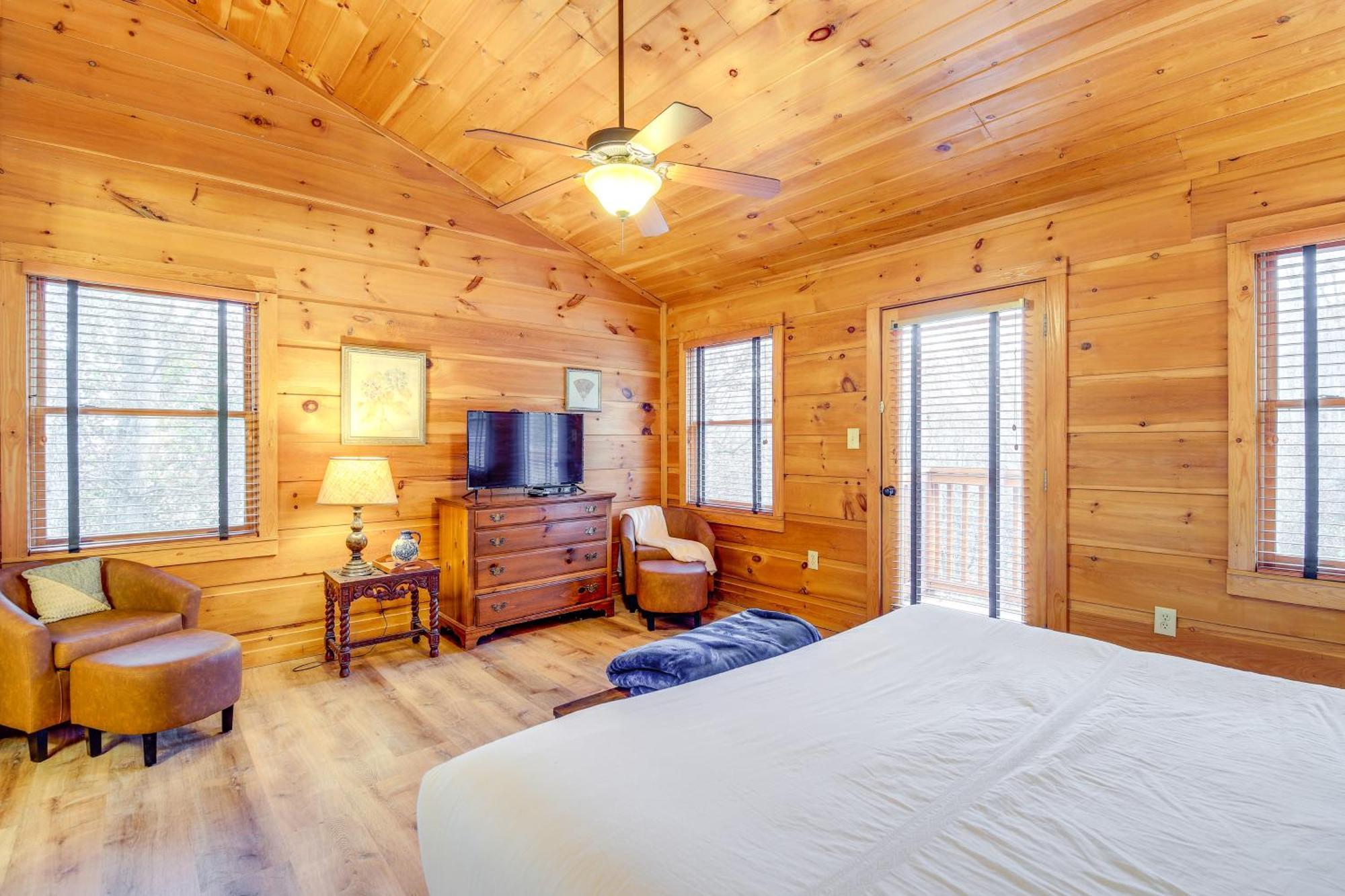 Pet-Friendly Gatlinburg Retreat With Hot Tub! Villa Exterior photo