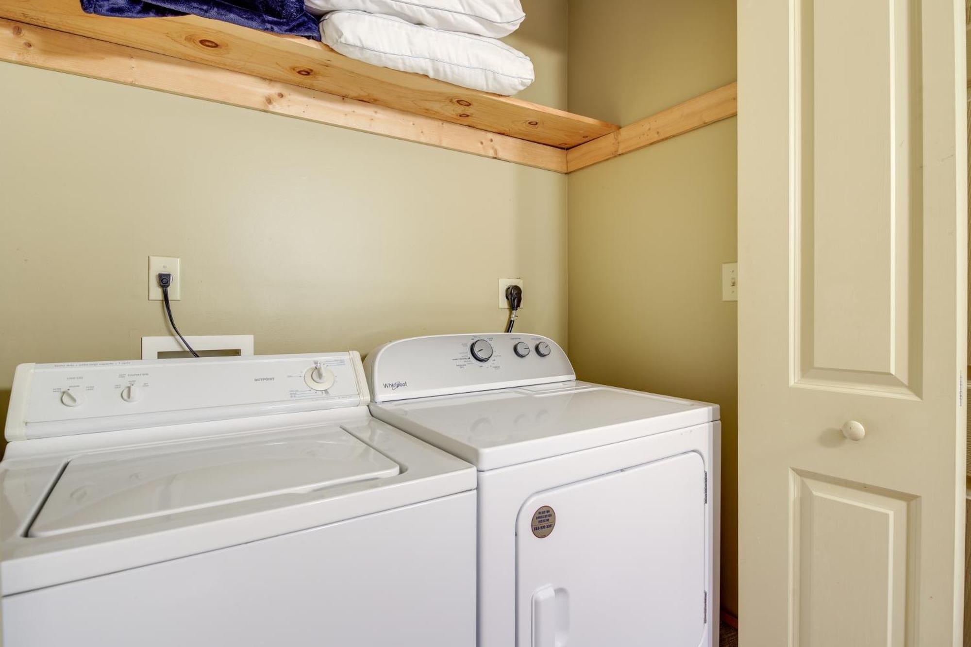 Pet-Friendly Gatlinburg Retreat With Hot Tub! Villa Exterior photo