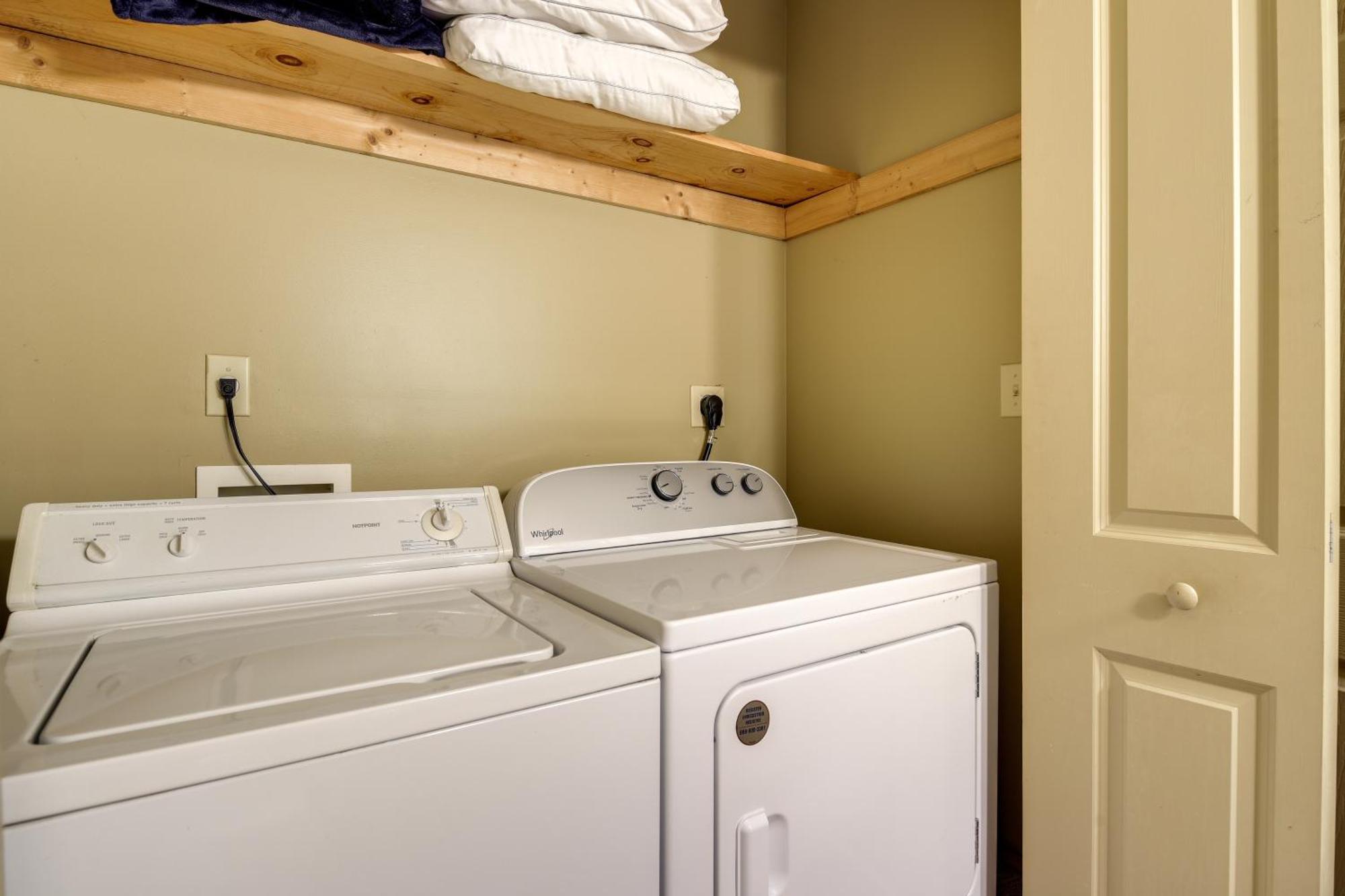 Pet-Friendly Gatlinburg Retreat With Hot Tub! Villa Exterior photo