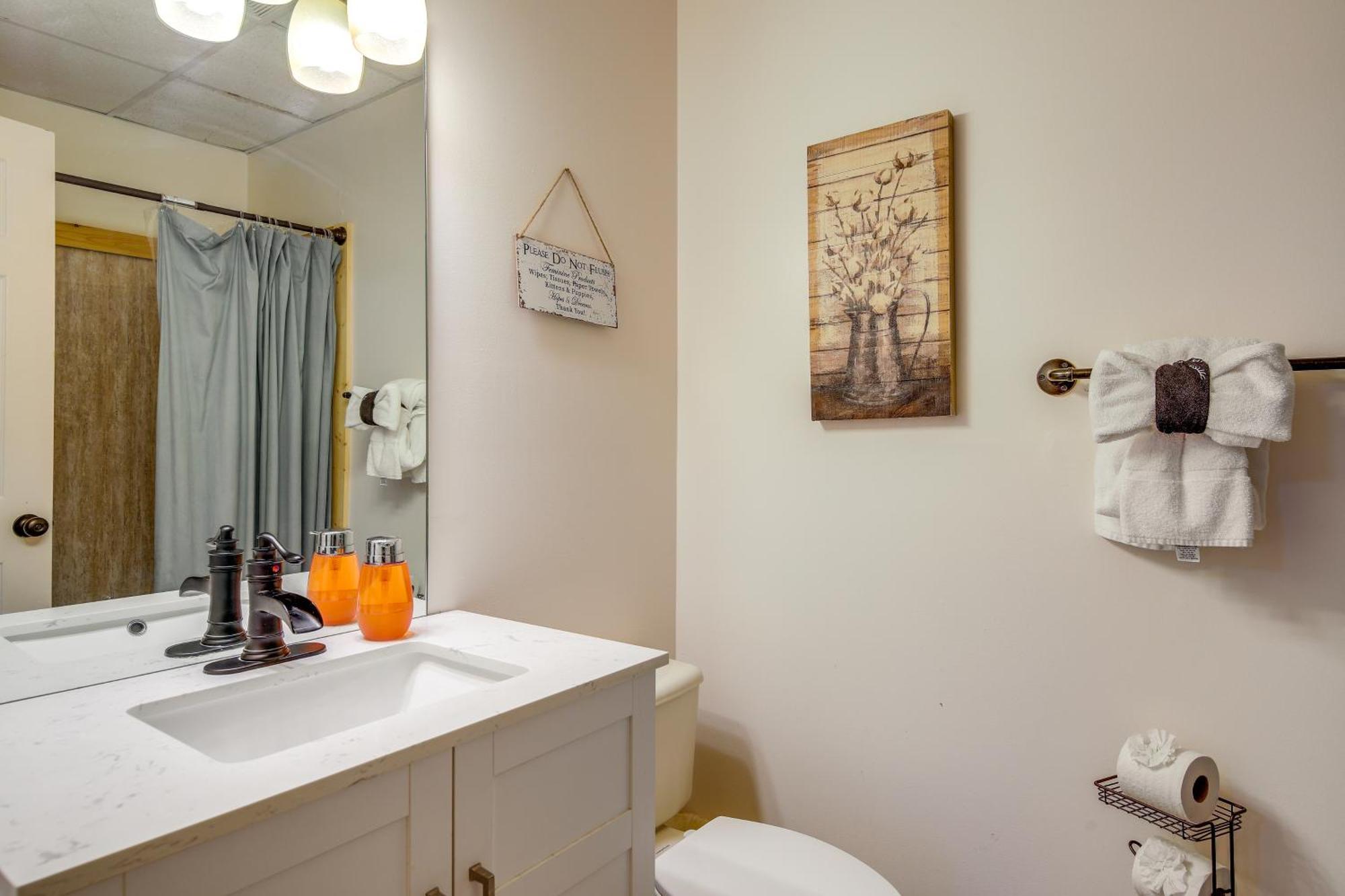 Pet-Friendly Gatlinburg Retreat With Hot Tub! Villa Exterior photo